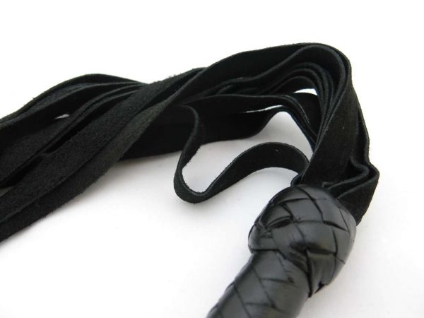 small-flogger-suede-tails-leather-handle-close-up