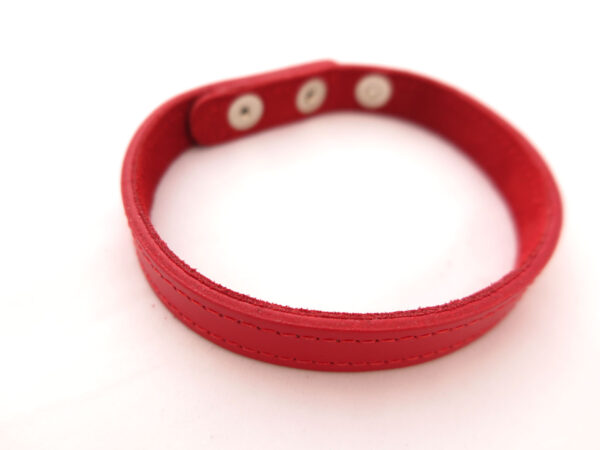 red-leather-choker